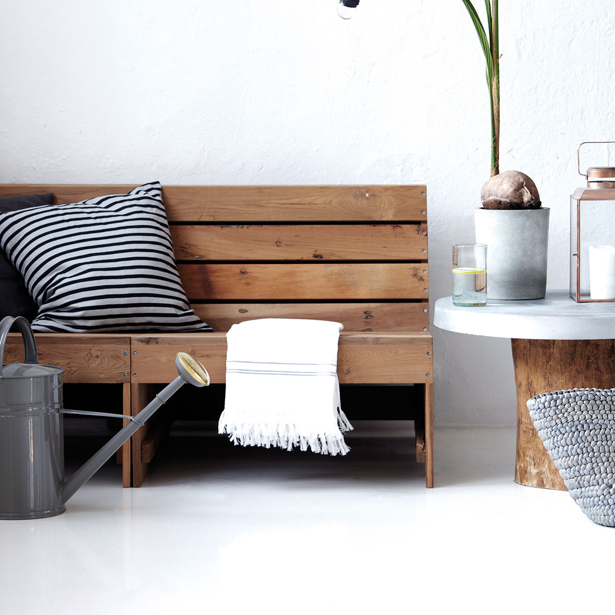 House Doctor Lounge Chair teak70x60cm Høyde 66cm Olen Mobel House Doctor Woodie lenestol tre LIVING AND CO.
