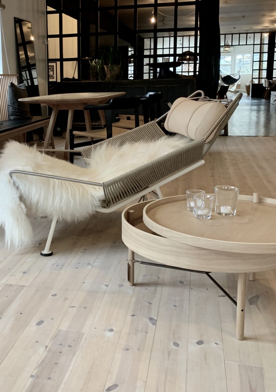 Menu Turning table Natur eik. Ø65cm. Olen Mobel