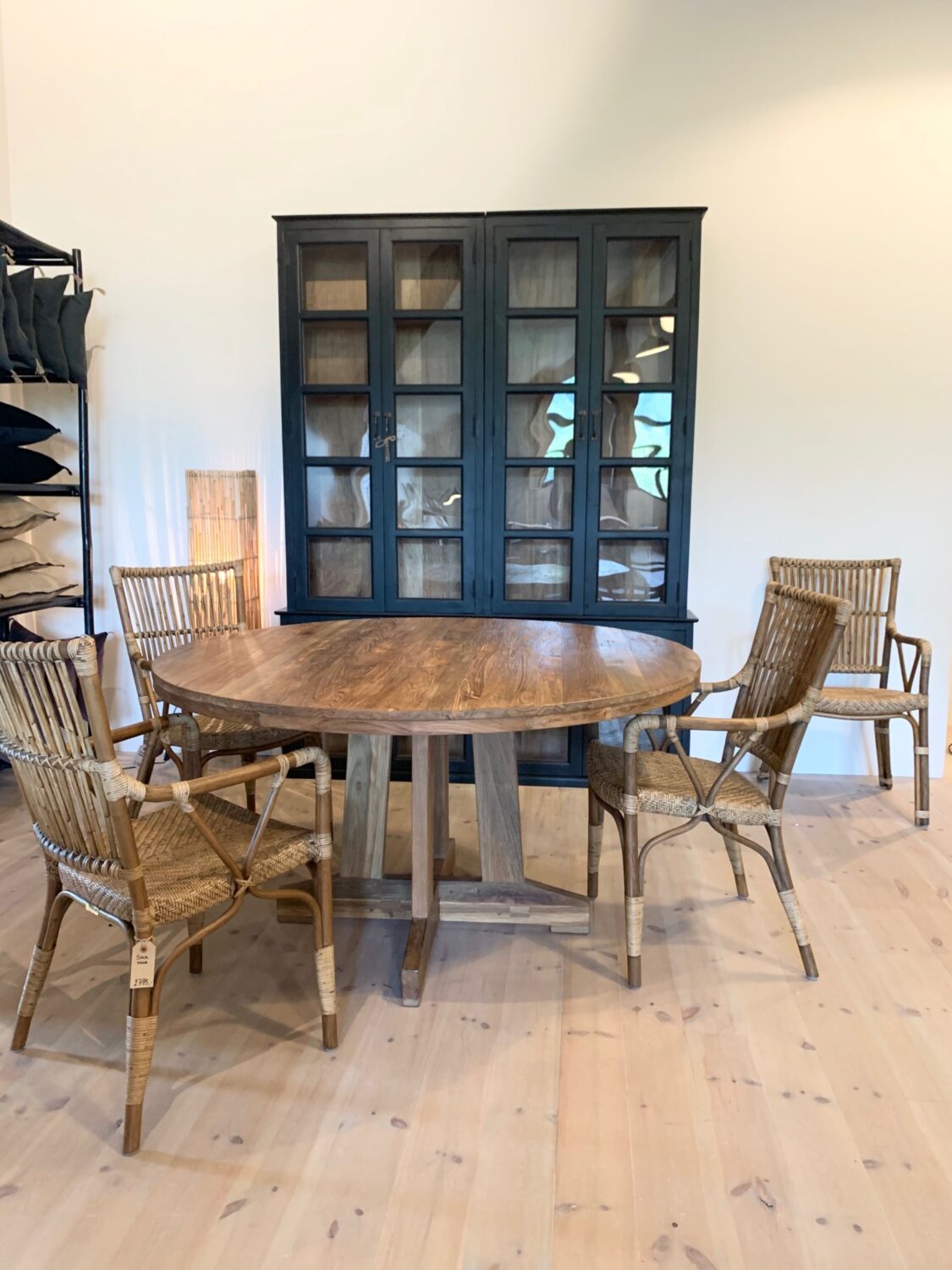 HK Living teak spisebord Ø140cm Høyde 75cm Olen Mobel HK Living Salongbord rundt teak tre LIVING AND CO.