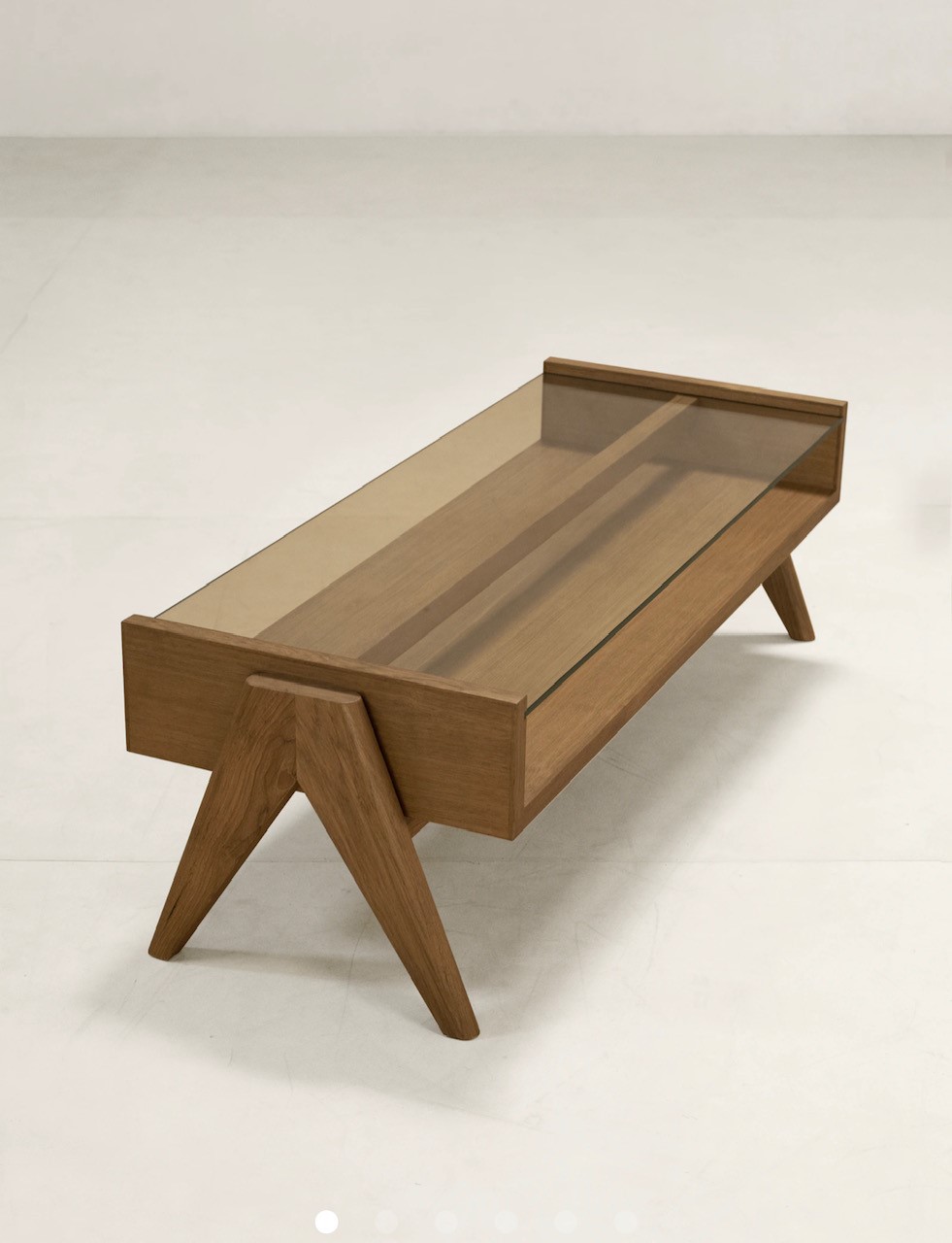 Phantom Hands Coffee table glass topp – Teak Dark stain. 122x46cm Høyde 38cm.
