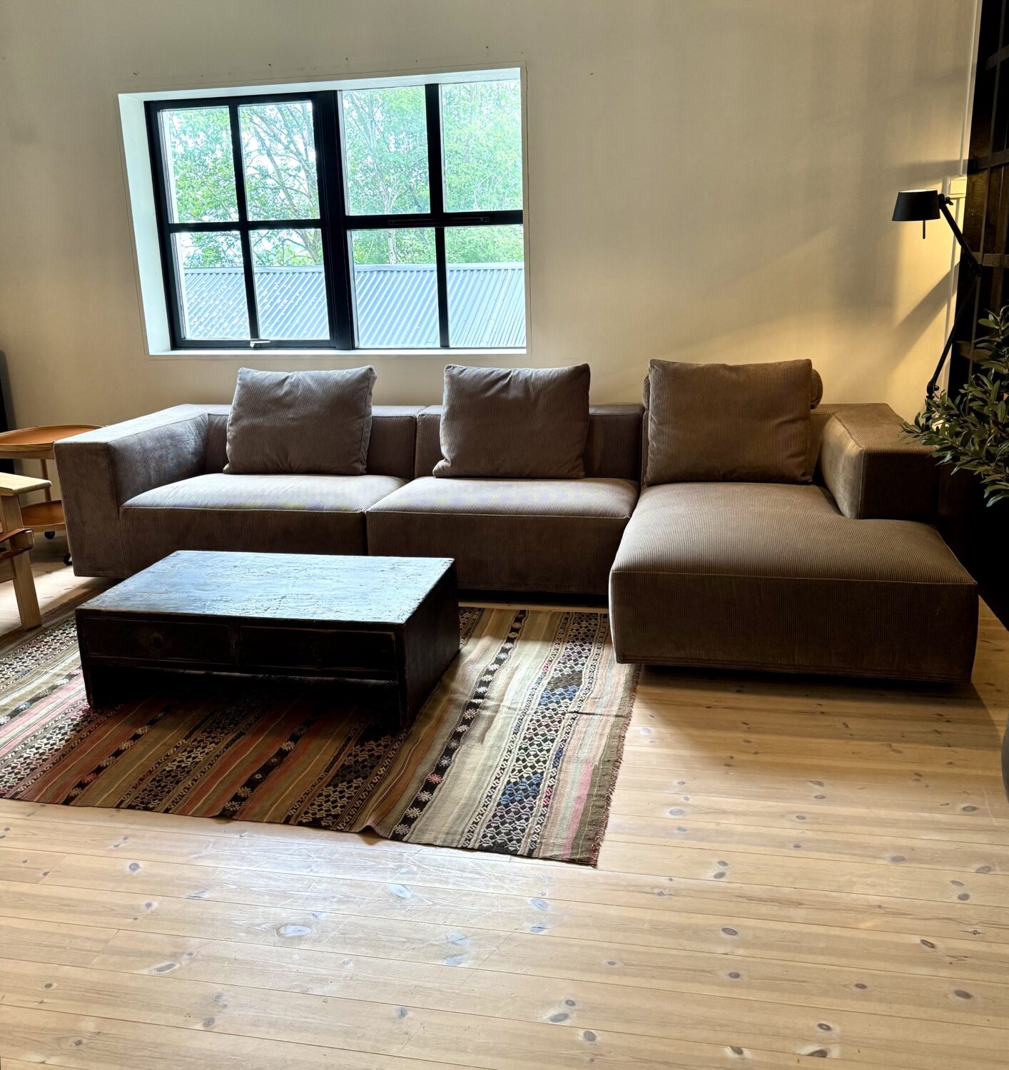 Eilersen Baseline Sofa m/Chaiselong – Munster 021 – 325x160cm